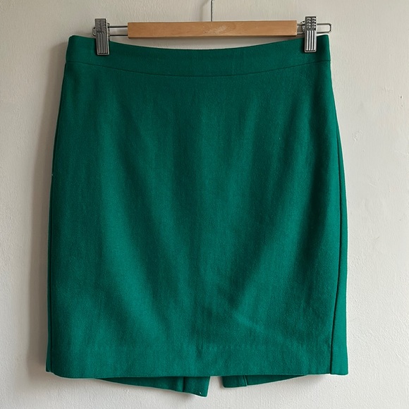 J. Crew Dresses & Skirts - J. Crew The Pencil Skirt emerald green wool US 6 petite
